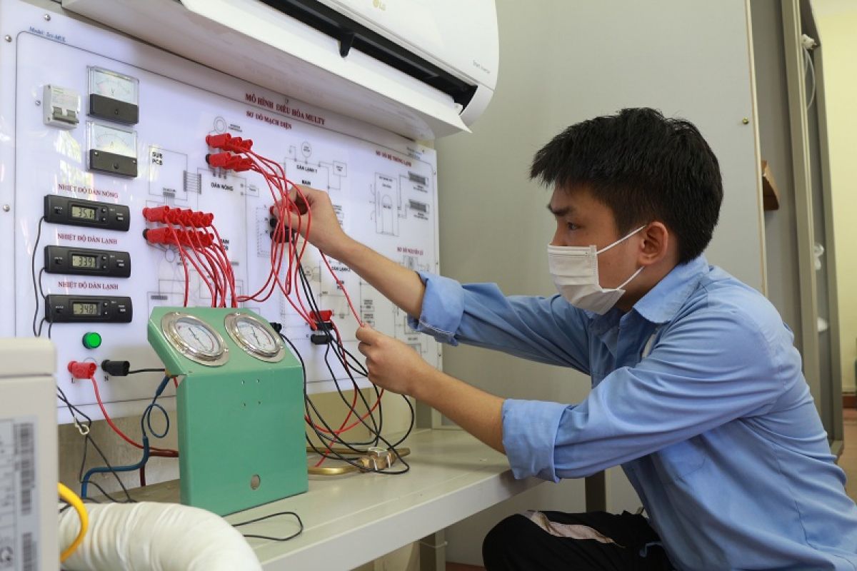 KỸ THUẬT M&Aacute;Y LẠNH V&Agrave; ĐIỀU H&Ograve;A KH&Ocirc;NG KH&Iacute;